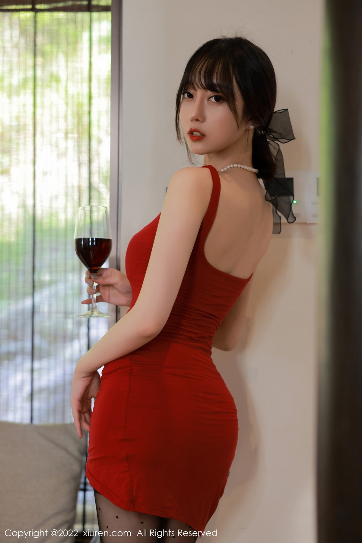 xgyw.top_XiuRen第5231期_模特玥儿玥er澳门旅拍性感红色连衣裙配魅惑黑丝撩人诱惑写真52P