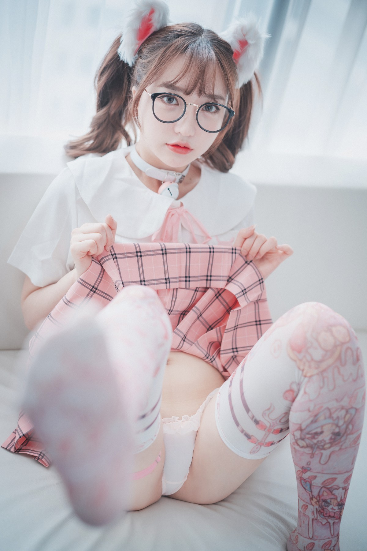 xgyw.top_[DJAWA]No.125_模特Yeeun_Cute Pink主题私房半脱上衣露豪乳胶带遮点撩人诱惑写真50P