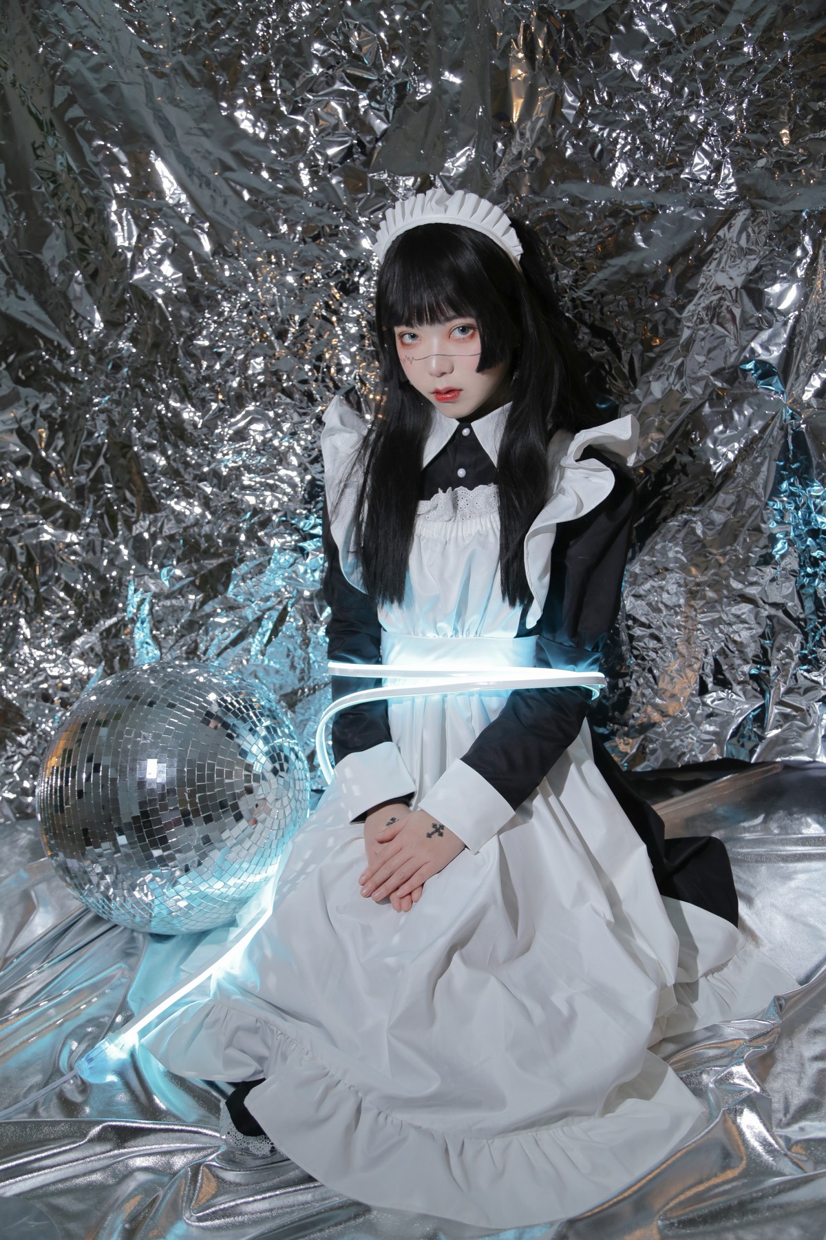 xgyw.top_微博妹子Fushii_海堂生化女仆主题美女战士装扮性感黑白女仆长裙迷人写真46P