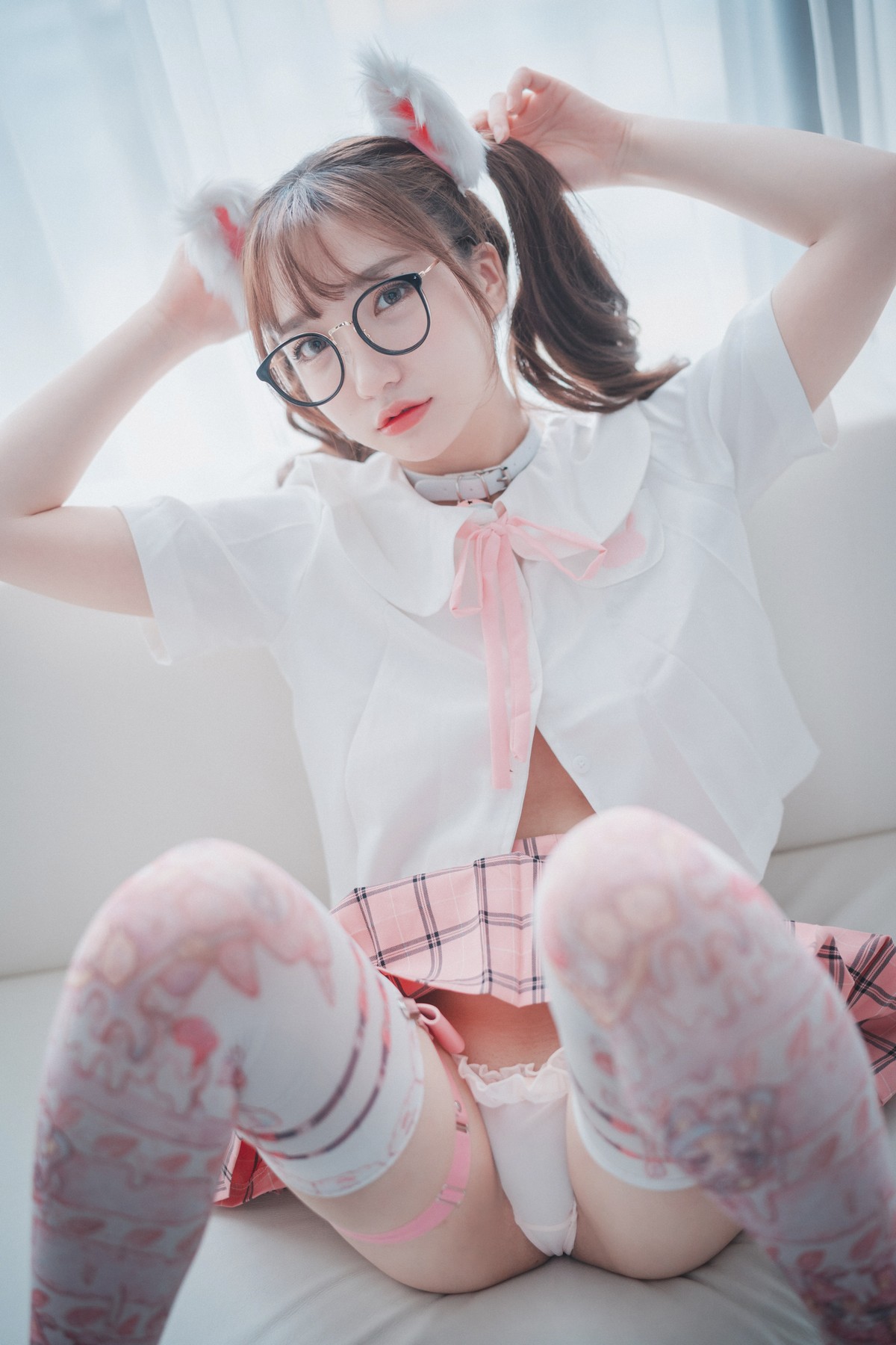 xgyw.top_[DJAWA]No.125_模特Yeeun_Cute Pink主题私房半脱上衣露豪乳胶带遮点撩人诱惑写真50P