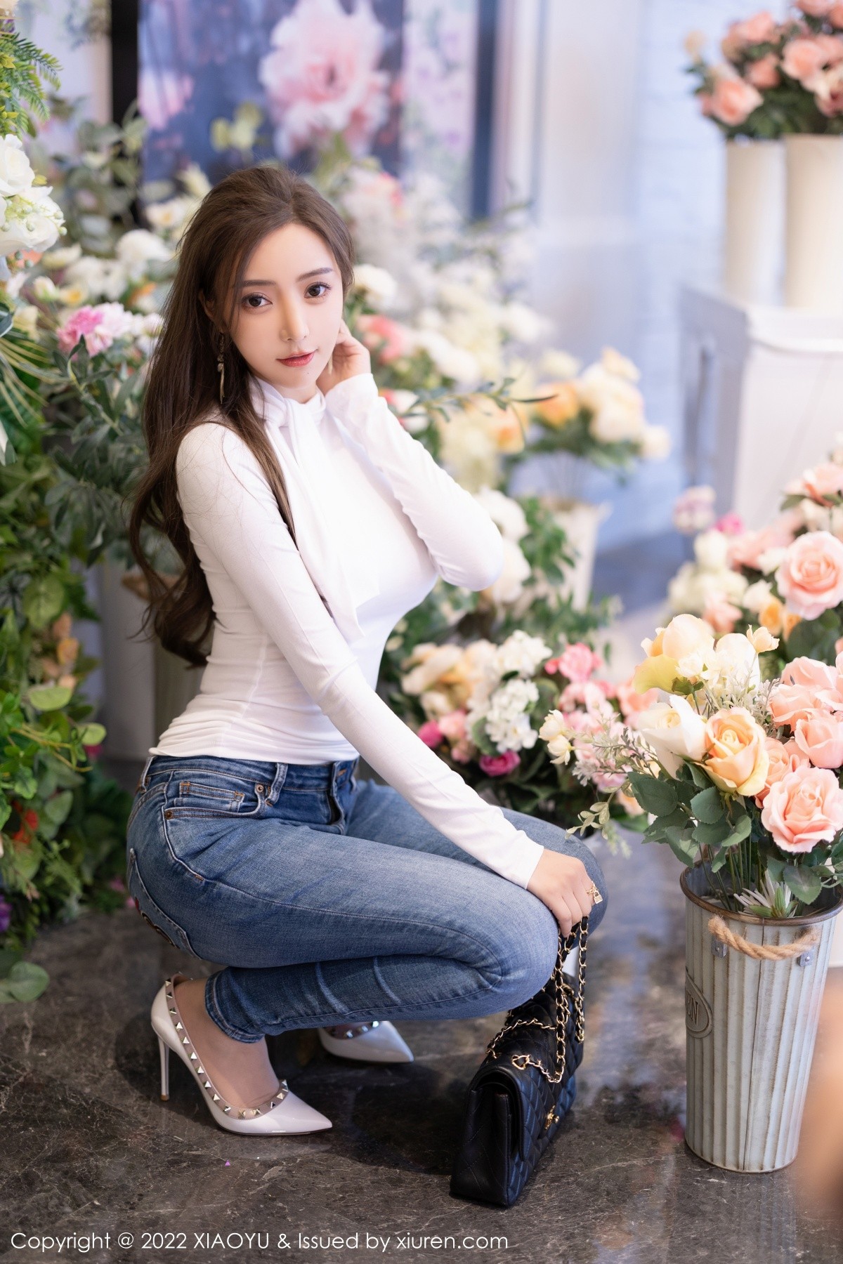 xgyw.top_[XiaoYu画语界]Vol.812_女神王馨瑶yanni白色收身上衣配牛仔裤半脱露无内肉丝诱惑写真82P