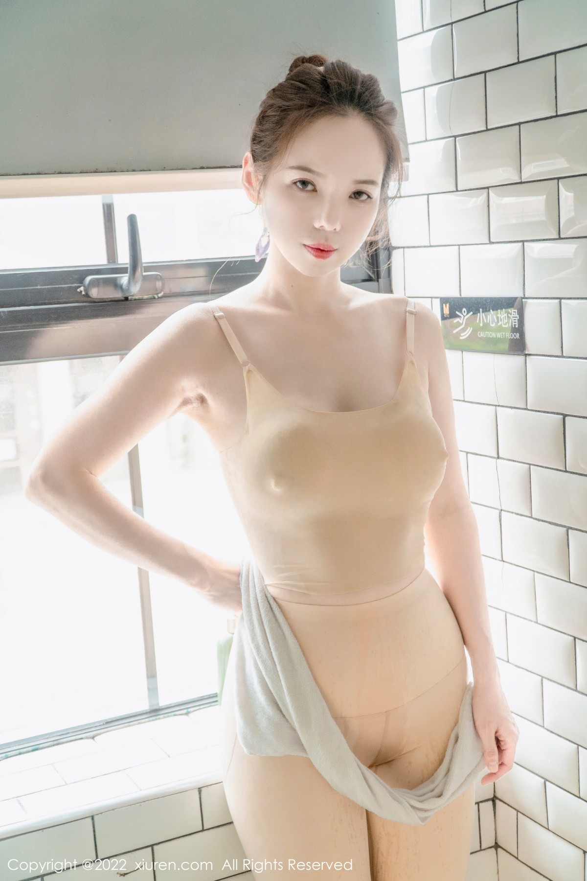 xgyw.top_XiuRen第5221期_模特大美媚京私房紧身肉色瑜伽服半脱露浑圆翘臀撩人诱惑写真62P
