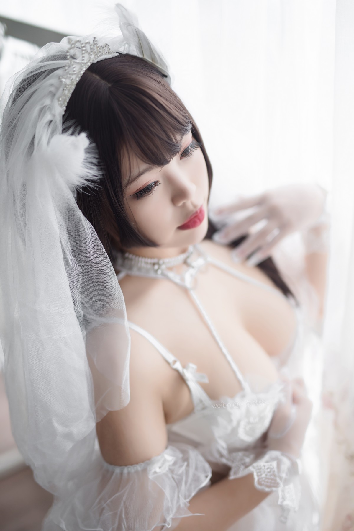 xgyw.top_萌系小姐姐白烨白天鹅主题私房性感白色婚纱配蕾丝吊袜秀完美身材诱惑写真50P