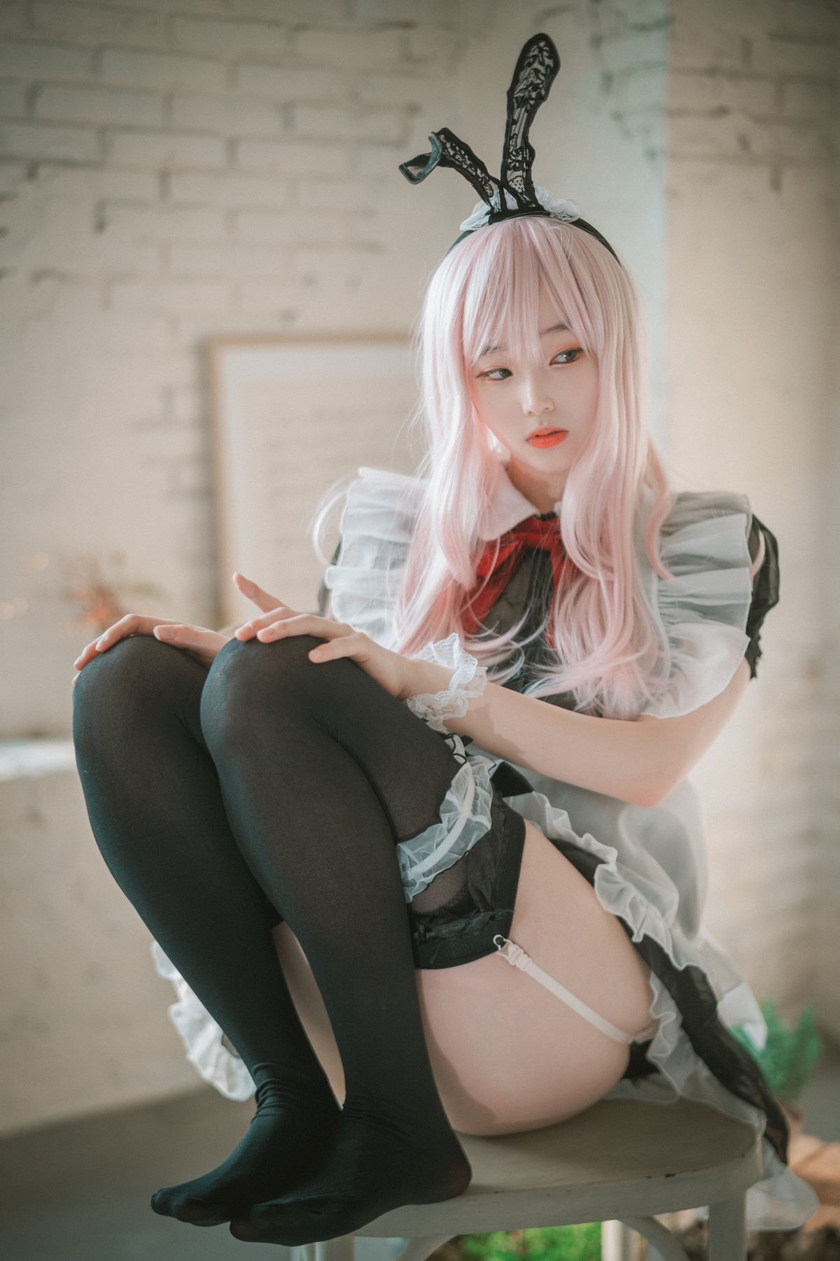xgyw.top_[DJAWA]No.122_模特Bambi_Sheer Bunny Maid主题薄透服饰配黑丝吊袜秀美腿诱惑写真51P