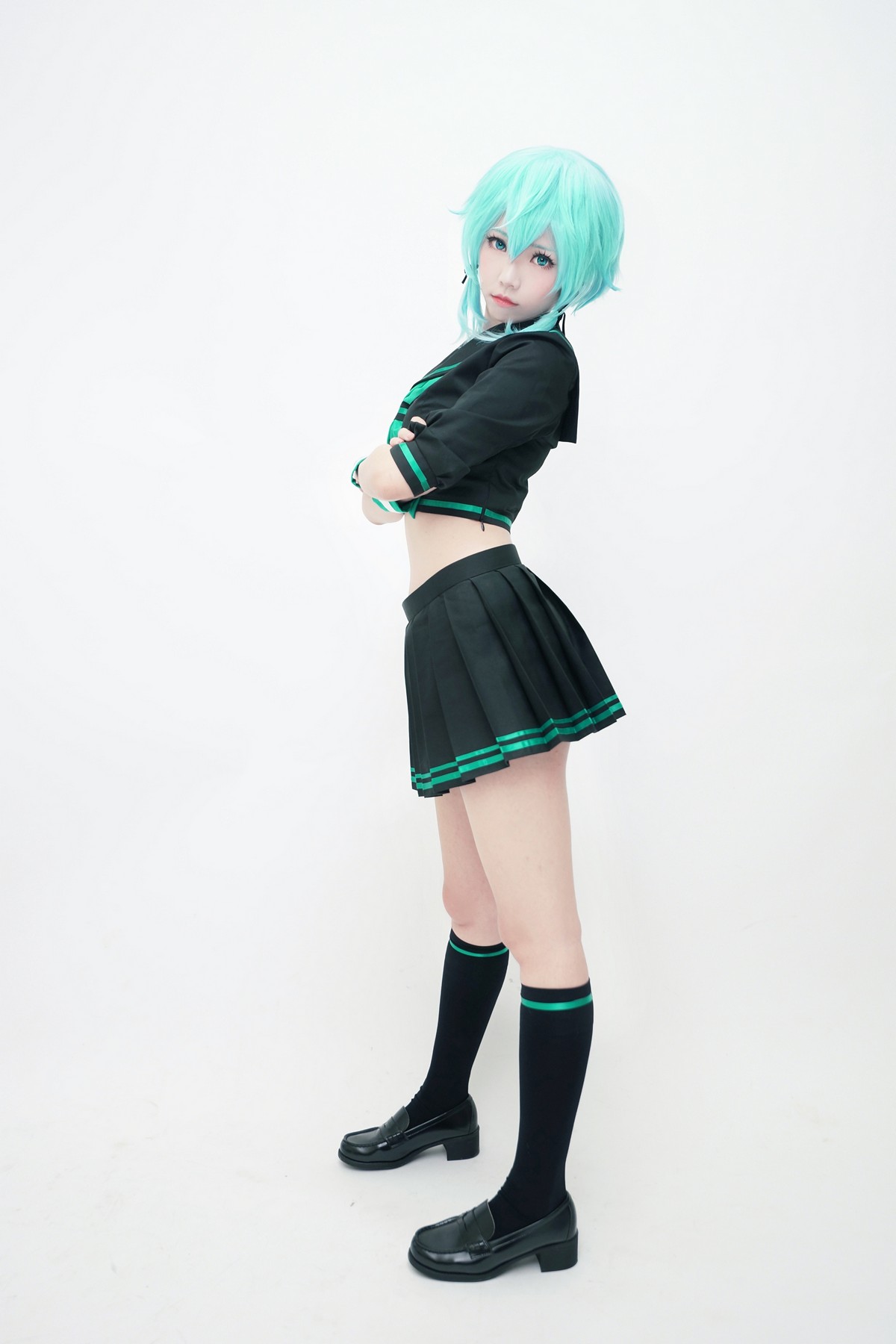 xgyw.top_Coser妹子Ely_eee诗乃JK主题户外性感JK制服配黑丝袜秀完美身材迷人写真36P