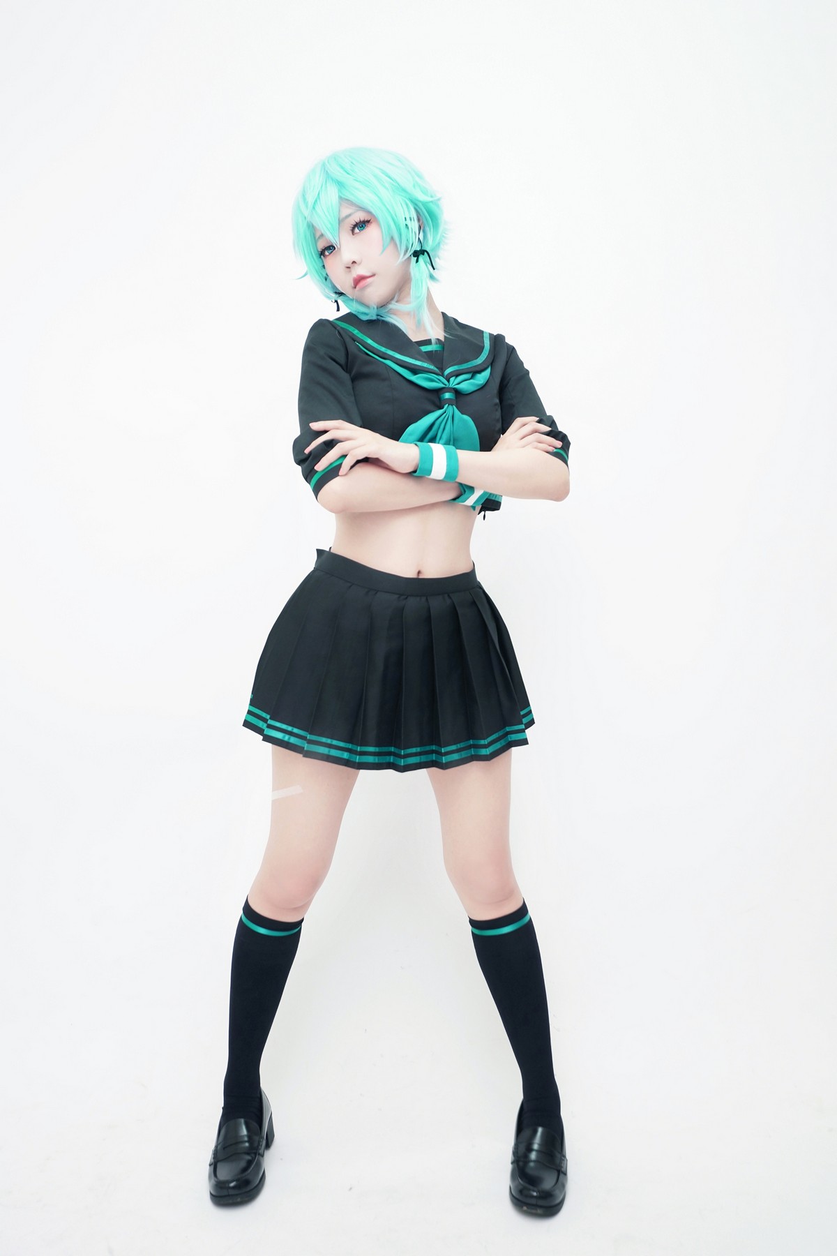 xgyw.top_Coser妹子Ely_eee诗乃JK主题户外性感JK制服配黑丝袜秀完美身材迷人写真36P