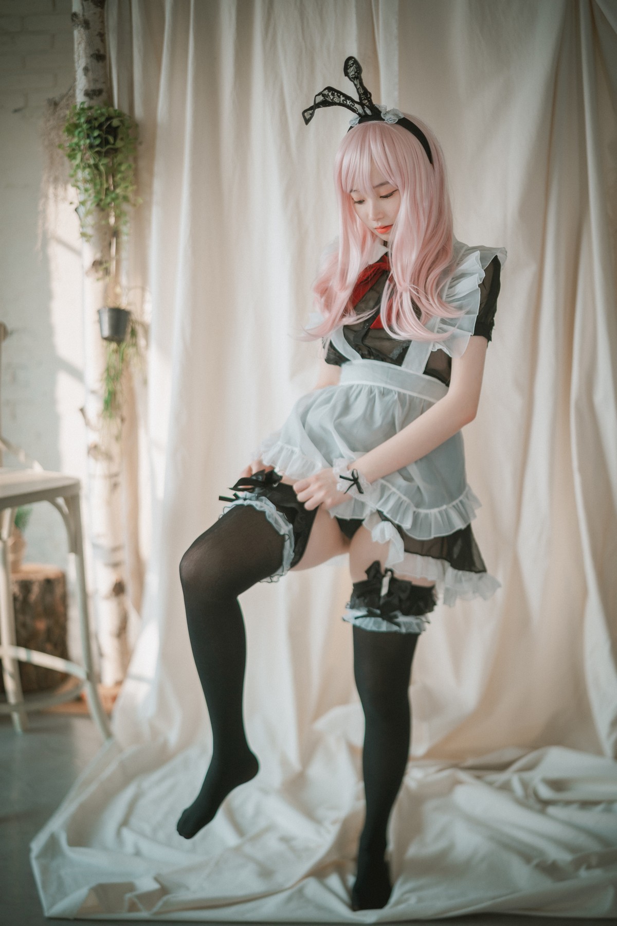xgyw.top_[DJAWA]No.122_模特Bambi_Sheer Bunny Maid主题薄透服饰配黑丝吊袜秀美腿诱惑写真51P