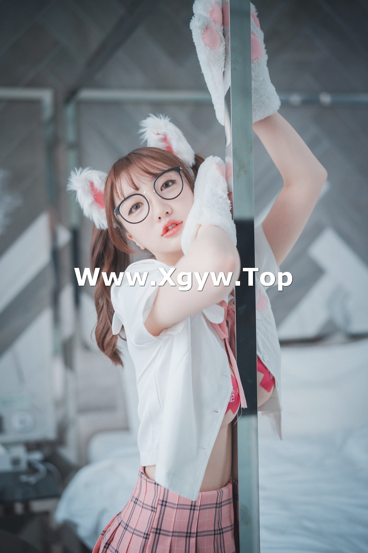 xgyw.top_[DJAWA]No.125_模特Yeeun_Cute Pink主题私房半脱上衣露豪乳胶带遮点撩人诱惑写真50P