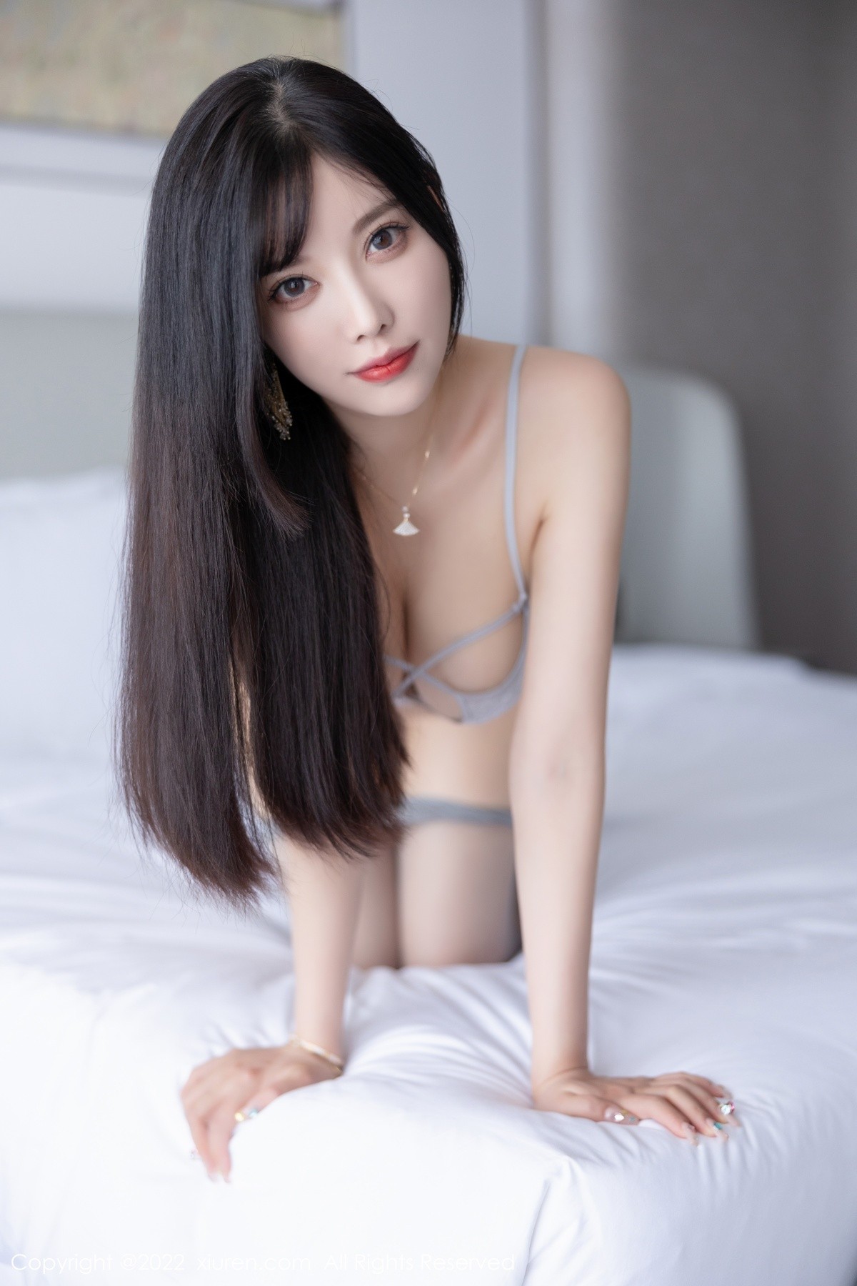 xgyw.top_XiuRen第5232期_女神杨晨晨Yome浅灰色蕾丝内衣配超薄黑丝秀完美身材诱惑写真82P