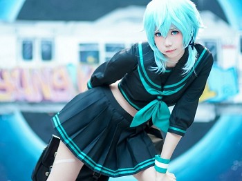 Coser小小妹妹Ely_eee诗乃JK主题户外性感JK工作服配黑色丝袜袜秀完美身材迷人写真36P
