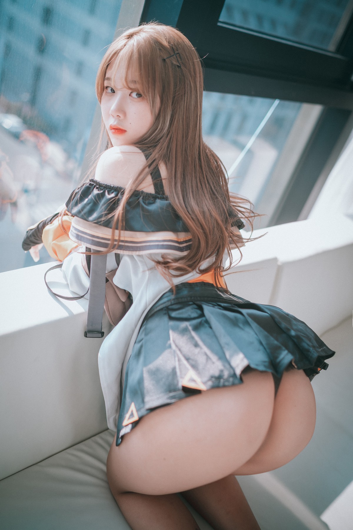 xgyw.top_[DJAWA]No.121_模特Zia_Overheated K2主题性感百褶短裙下破烂黑丝秀翘臀诱惑写真52P