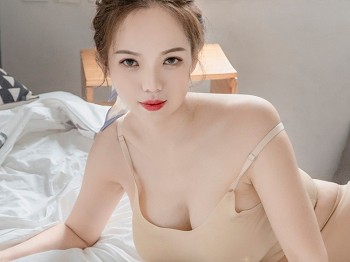 XiuRen第5221期_车模大美媚京私人紧身肉色瑜伽服半脱露浑圆蜜桃臀撩人骚扰写真62P