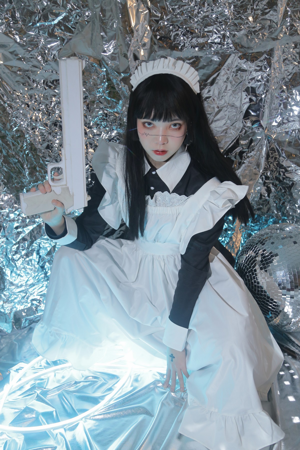 xgyw.top_微博妹子Fushii_海堂生化女仆主题美女战士装扮性感黑白女仆长裙迷人写真46P