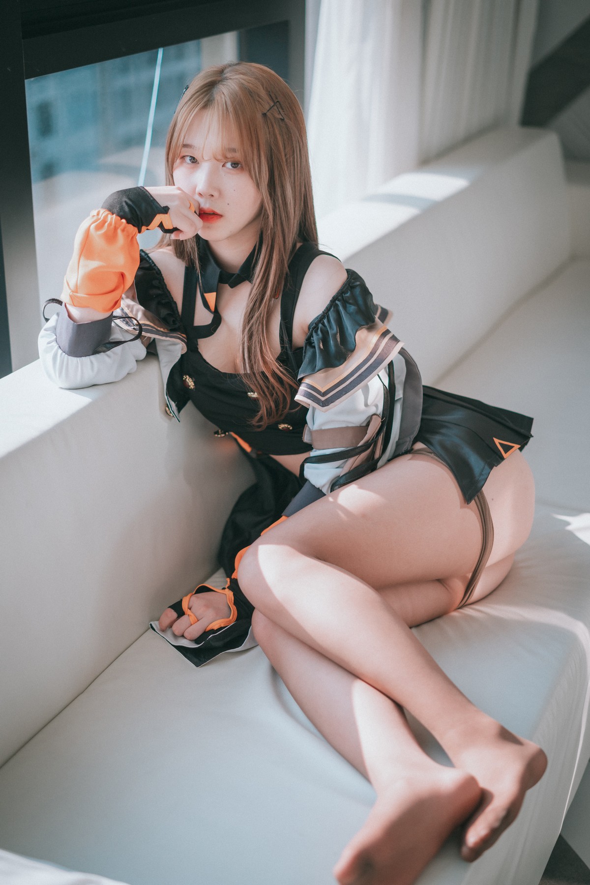 xgyw.top_[DJAWA]No.121_模特Zia_Overheated K2主题性感百褶短裙下破烂黑丝秀翘臀诱惑写真52P