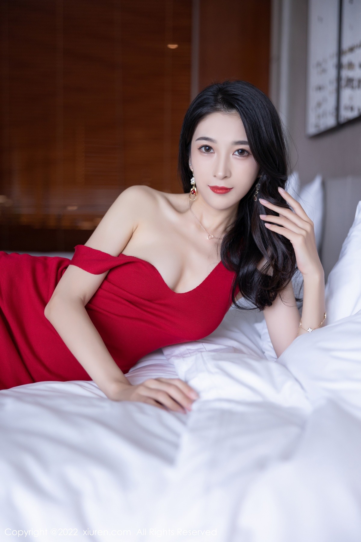 xgyw.top_XiuRen第5223期_模特林乐一私房性感红色连衣裙配超薄黑丝秀曼妙身姿诱惑写真80P