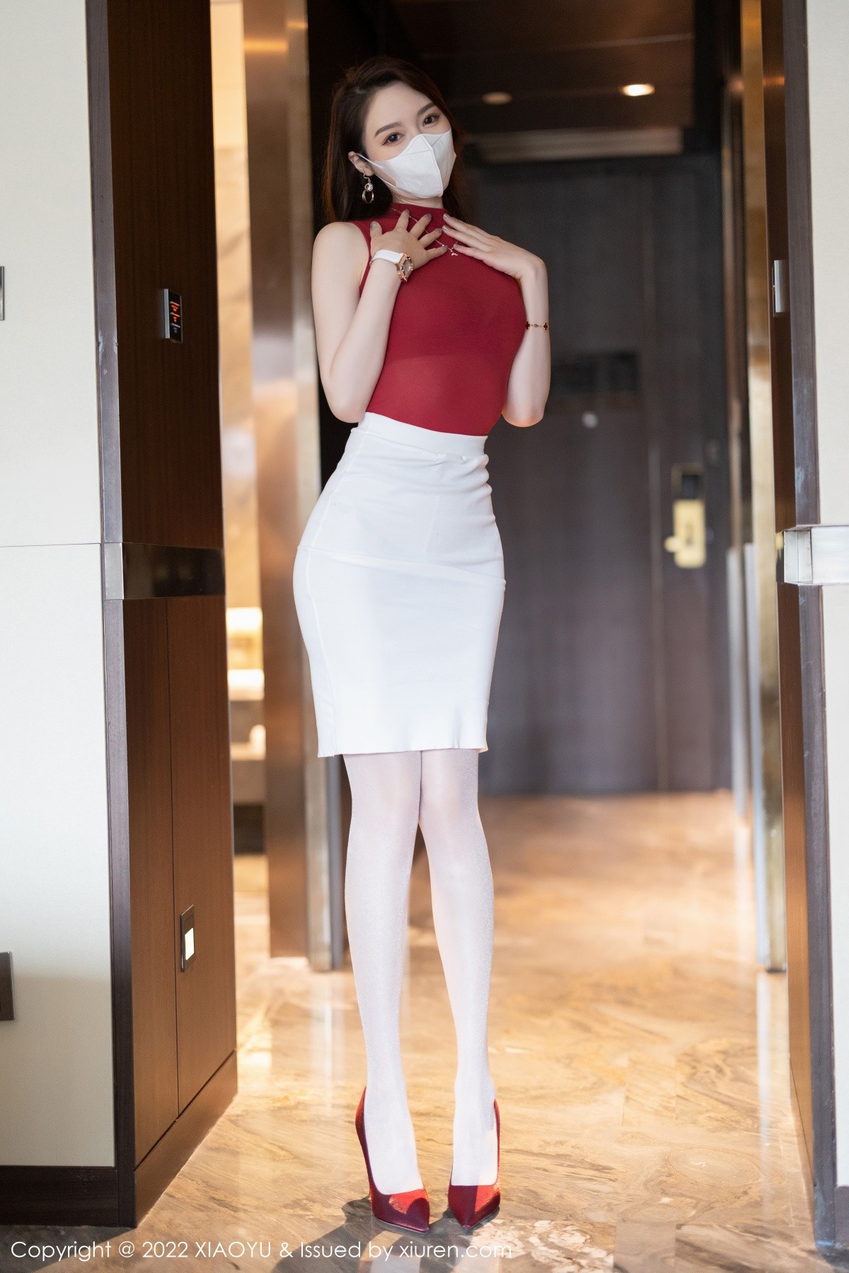 xgyw.top_[XiaoYu画语界]Vol.814_模特梦心玥性感收身上衣配白短裙露红色内衣超薄肉丝诱惑写真97P