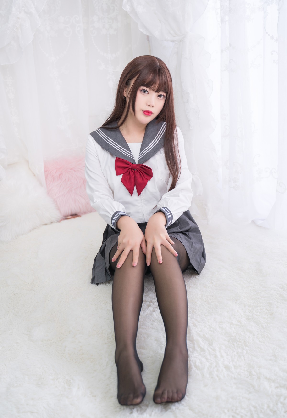 xgyw.top_萌系小姐姐白烨黑丝制服少女主题私房性感学生制服配超薄黑丝秀美腿诱惑写真60P
