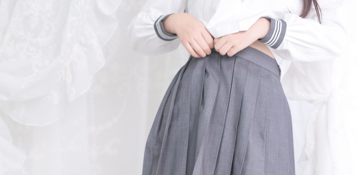 xgyw.top_萌系小姐姐白烨黑丝制服少女主题私房性感学生制服配超薄黑丝秀美腿诱惑写真60P