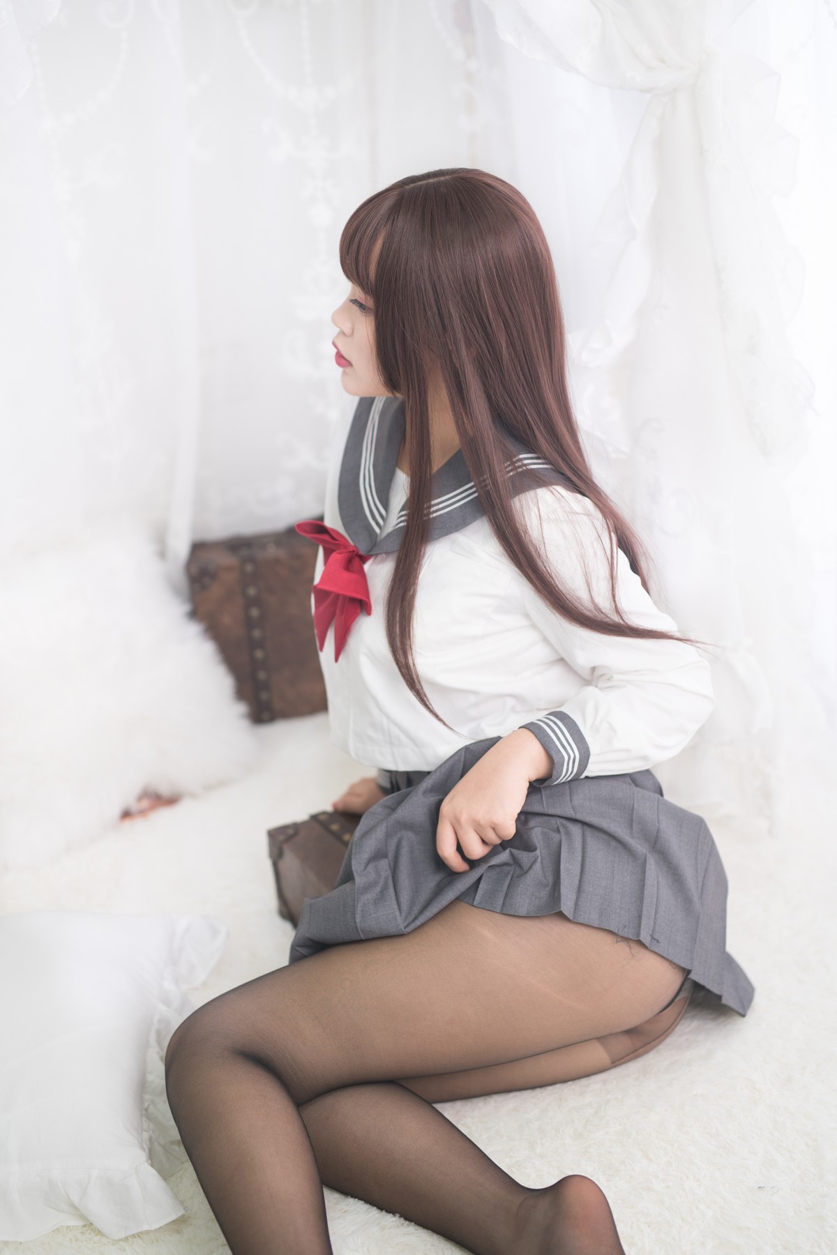 xgyw.top_萌系小姐姐白烨黑丝制服少女主题私房性感学生制服配超薄黑丝秀美腿诱惑写真60P