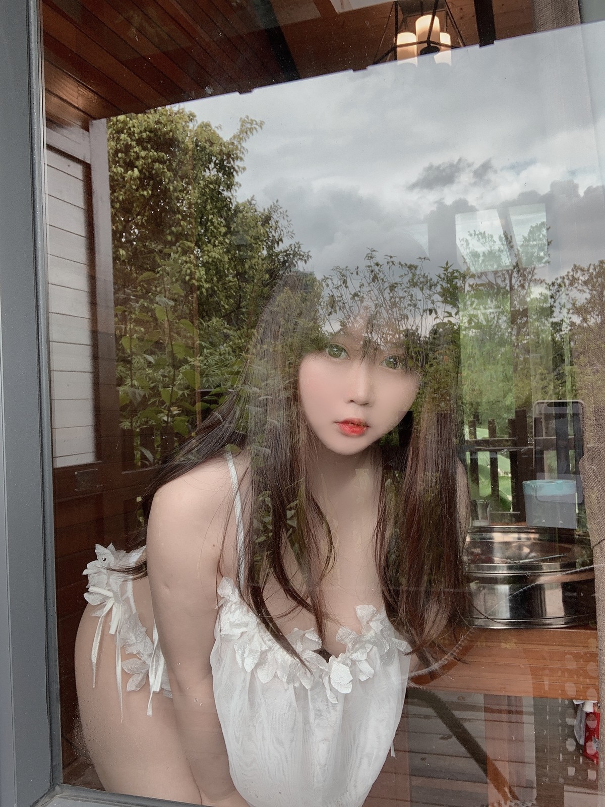 xgyw.top_蜜桃少女是依酱呀夏日主题私房性感白色薄透情趣内衣秀完美身材惹火诱惑写真50P