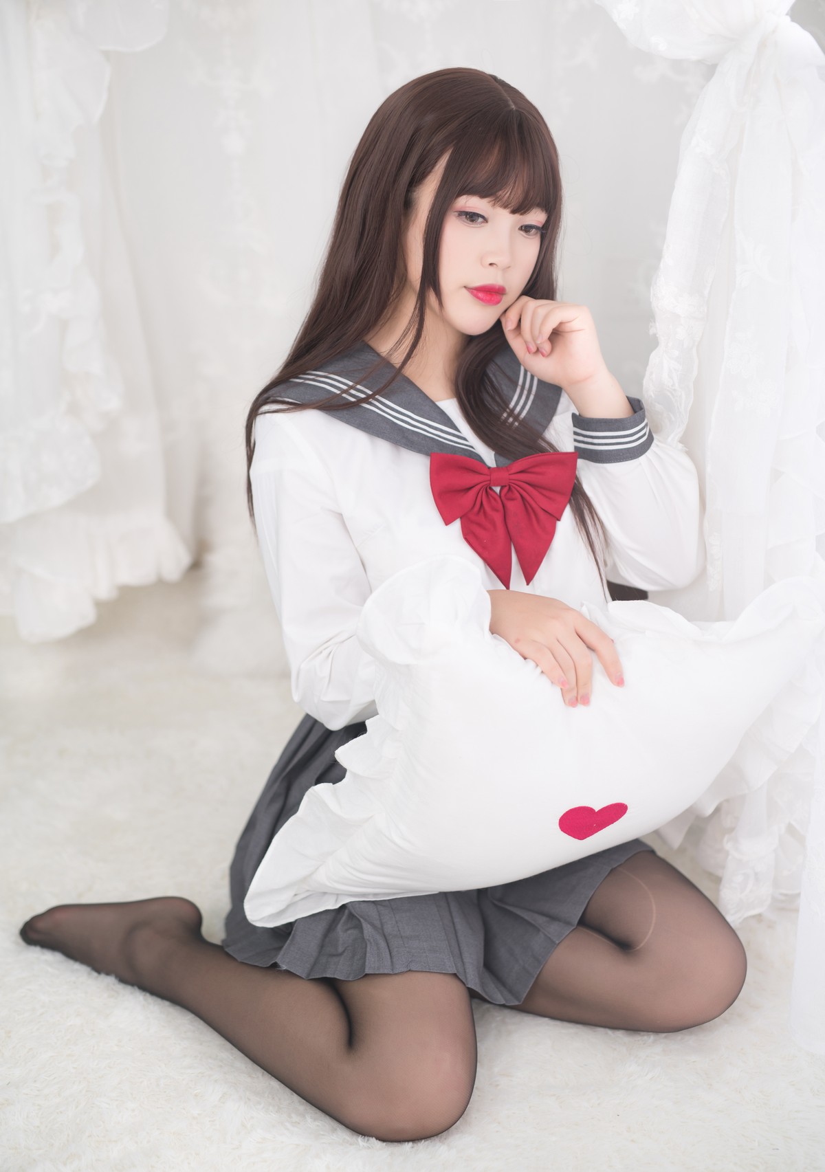 xgyw.top_萌系小姐姐白烨黑丝制服少女主题私房性感学生制服配超薄黑丝秀美腿诱惑写真60P