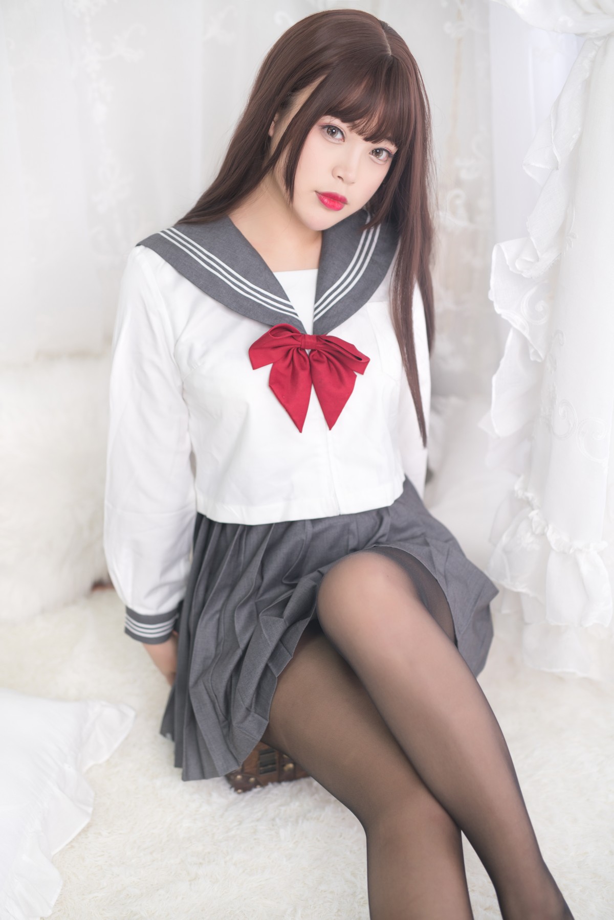xgyw.top_萌系小姐姐白烨黑丝制服少女主题私房性感学生制服配超薄黑丝秀美腿诱惑写真60P