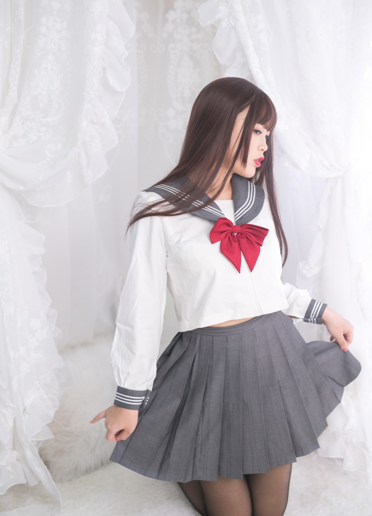 xgyw.top_萌系小姐姐白烨黑丝制服少女主题私房性感学生制服配超薄黑丝秀美腿诱惑写真60P