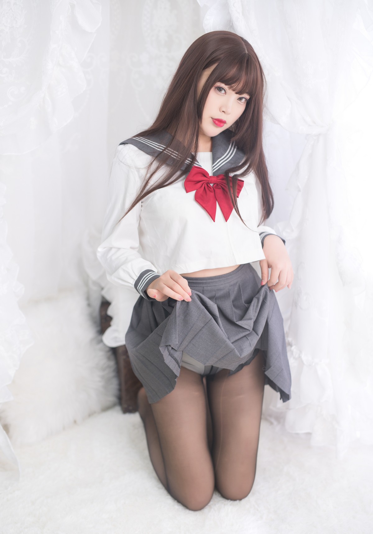 xgyw.top_萌系小姐姐白烨黑丝制服少女主题私房性感学生制服配超薄黑丝秀美腿诱惑写真60P
