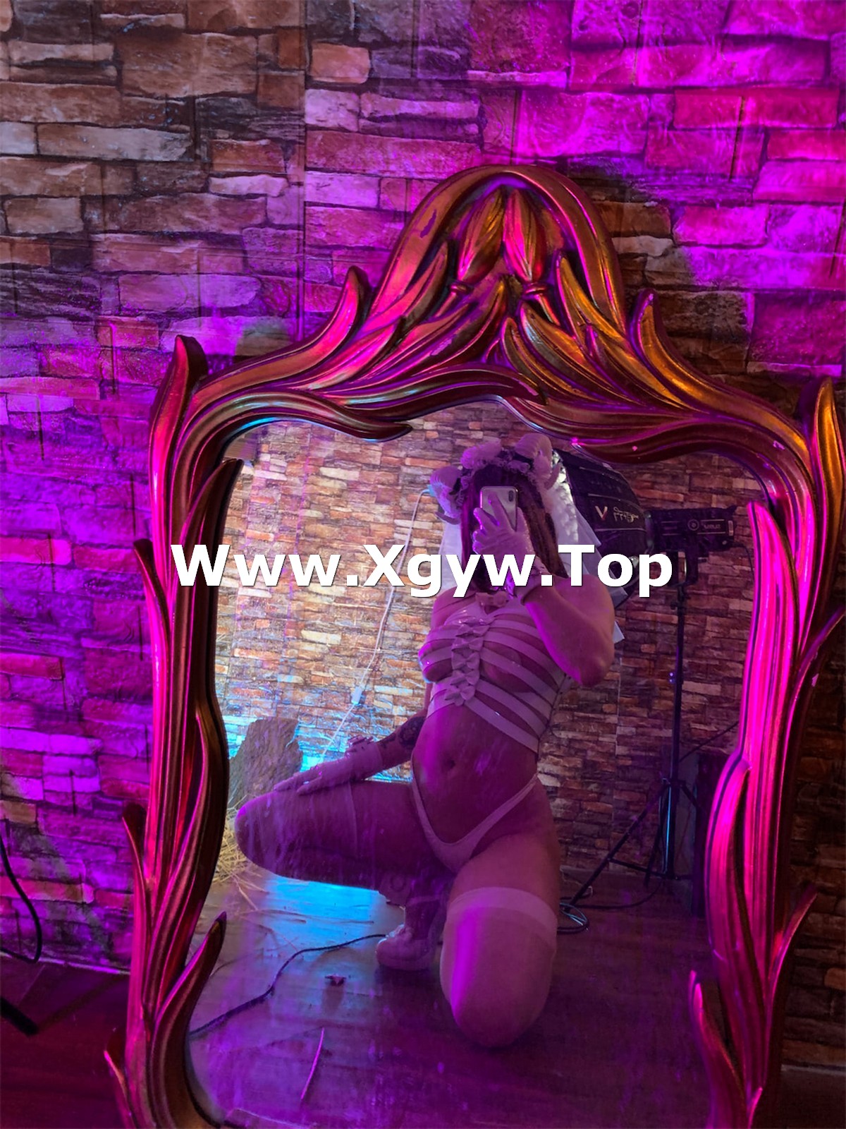 xgyw.top_网络美女皮皮奶地狱新娘主题私房性感白色情趣内衣秀豪乳翘臀撩人诱惑写真71P