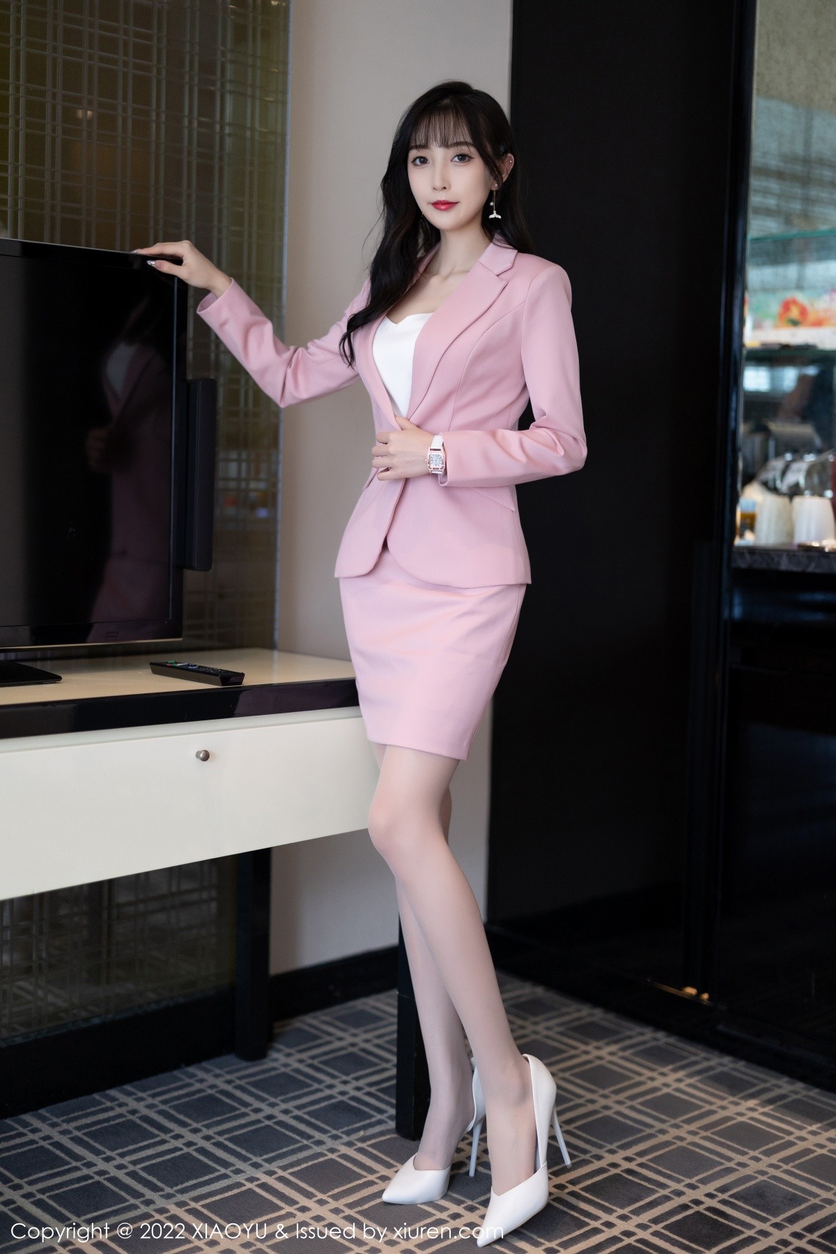 xgyw.top_[XiaoYu画语界]Vol.815_模特林星阑脱粉色职业装露性感白色蕾丝内衣配超薄肉丝诱惑写真86P