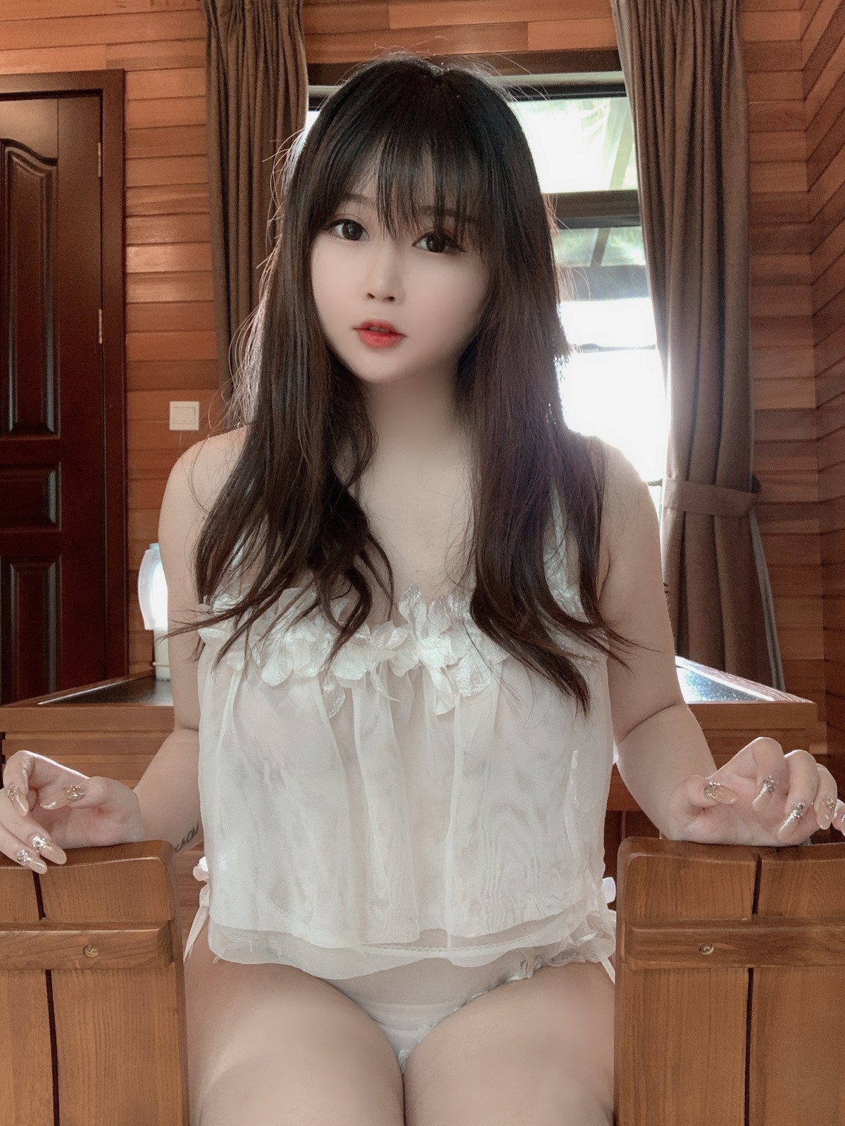 xgyw.top_蜜桃少女是依酱呀夏日主题私房性感白色薄透情趣内衣秀完美身材惹火诱惑写真50P