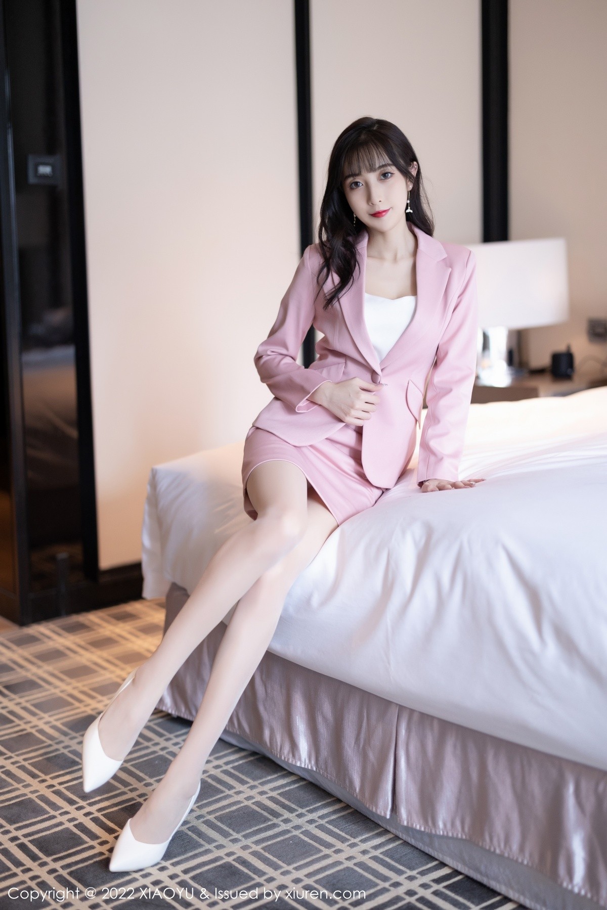 xgyw.top_[XiaoYu画语界]Vol.815_模特林星阑脱粉色职业装露性感白色蕾丝内衣配超薄肉丝诱惑写真86P