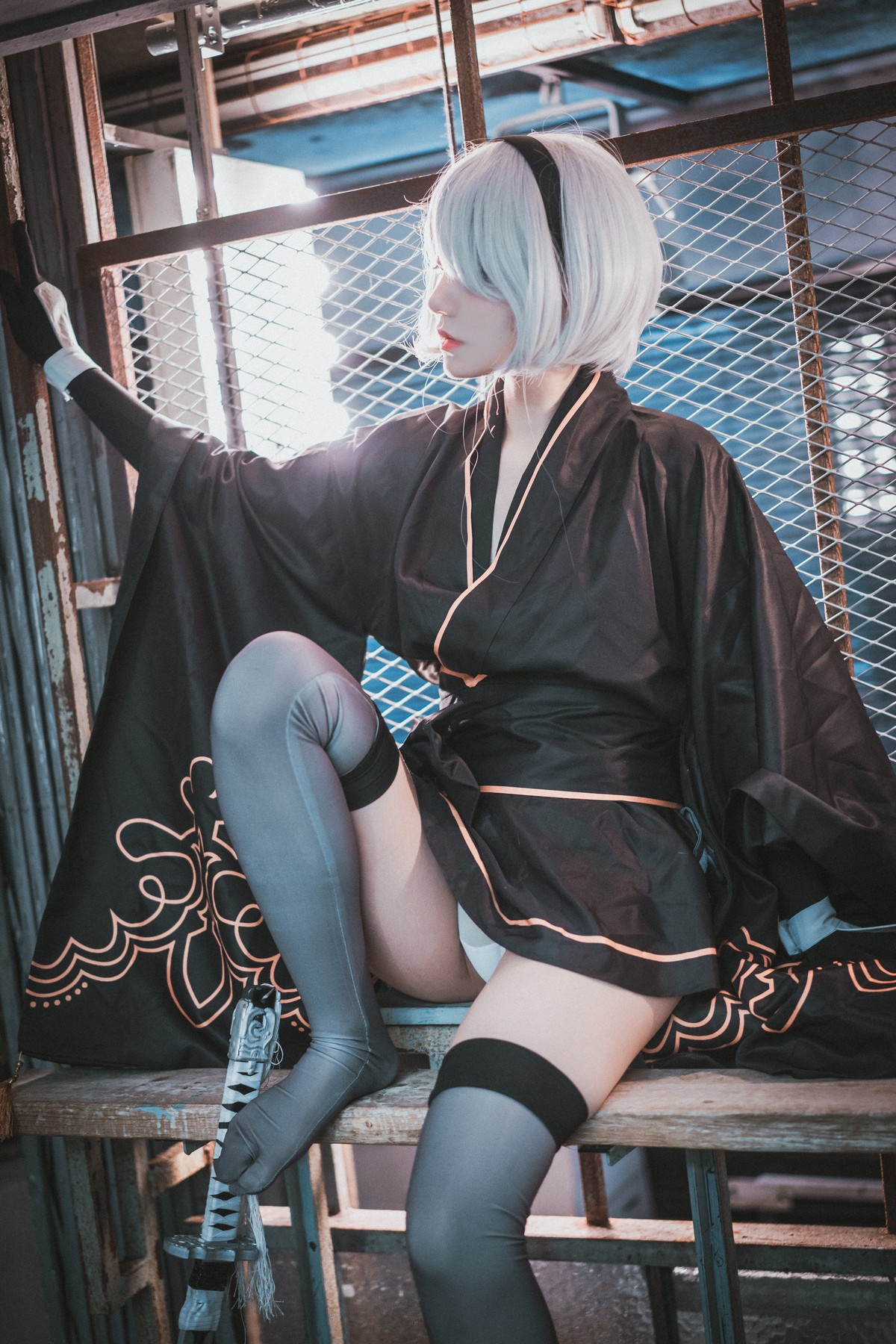 xgyw.top_[DJAWA]No.131_模特Jenny_NieR Automata 2B主题黑色服饰露白色内裤秀翘臀诱惑写真47P