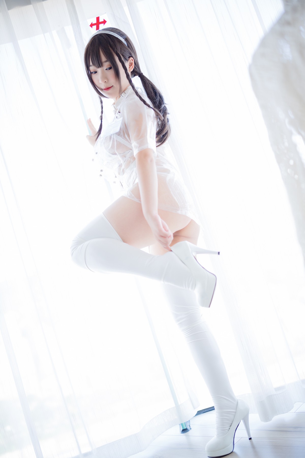 xgyw.top_网络美女胡桃猫Kurumineko透明护士主题透明装露白色带子内衣丰满诱惑写真178P