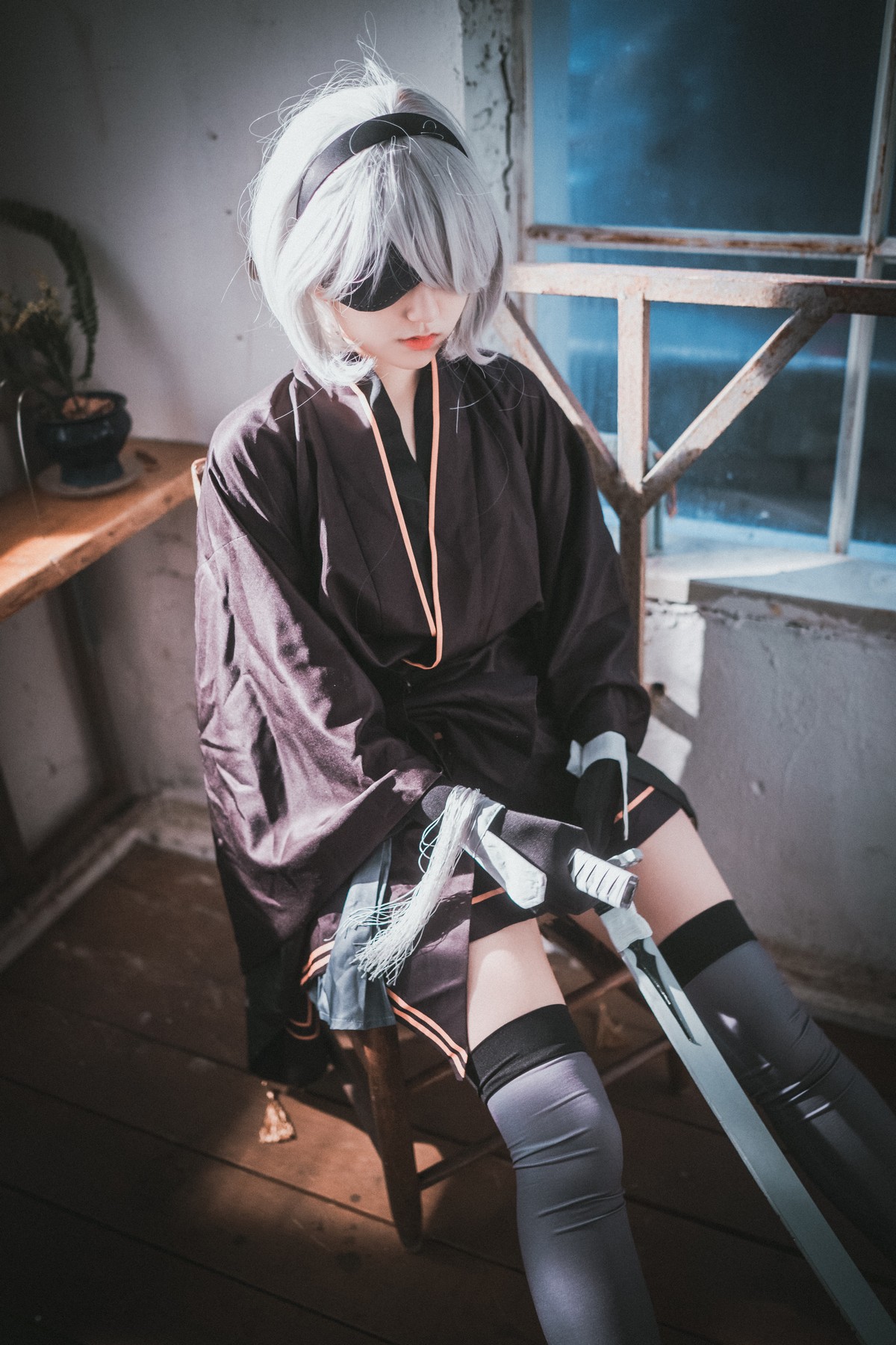 xgyw.top_[DJAWA]No.131_模特Jenny_NieR Automata 2B主题黑色服饰露白色内裤秀翘臀诱惑写真47P