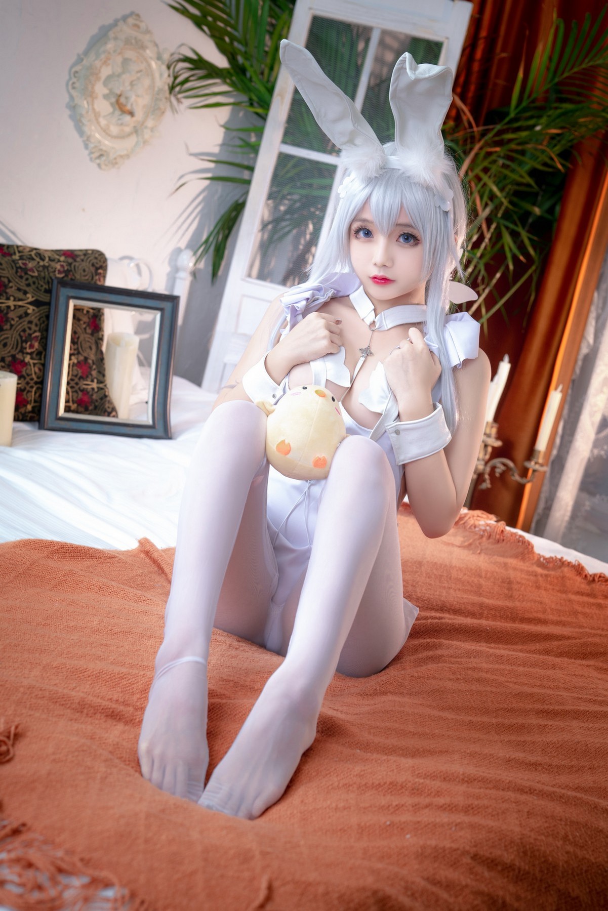 xgyw.top_Cosplay美女日奈娇恶毒主题私房性感白色破烂连体衣配白丝袜秀完美身材诱惑写真66P
