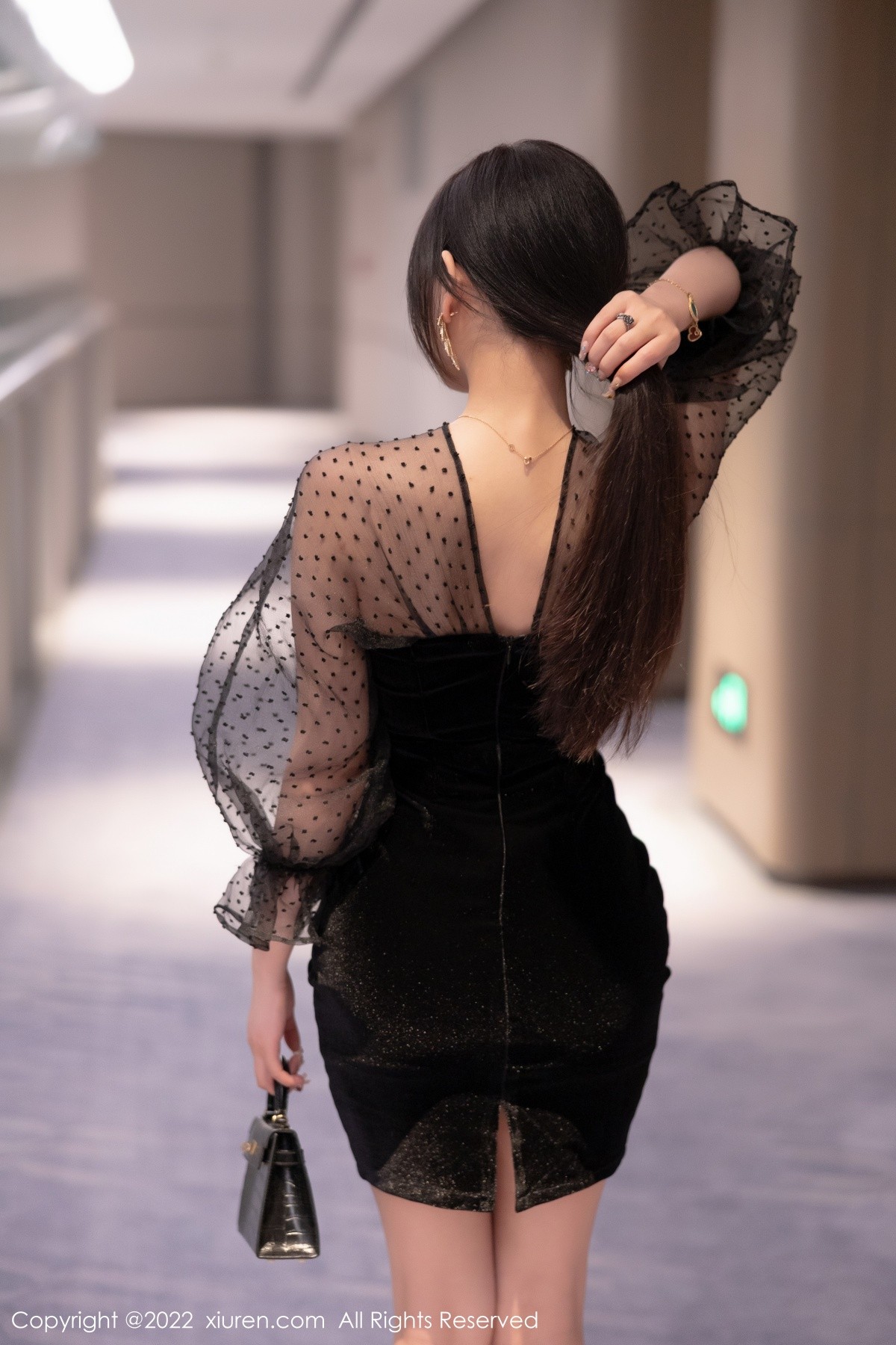 xgyw.top_XiuRen第5264期_女神杨晨晨Yome脱黑色轻透连衣裙露红色蕾丝内衣惹火诱惑写真84P