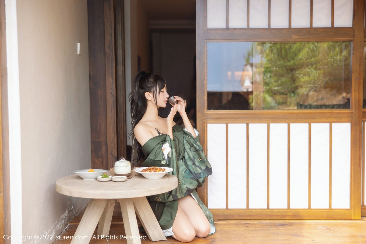 xgyw.top_XiuRen第5256期_女神小果冻儿大理旅拍私房暗绿色真空和服秀完美身材诱惑写真85P