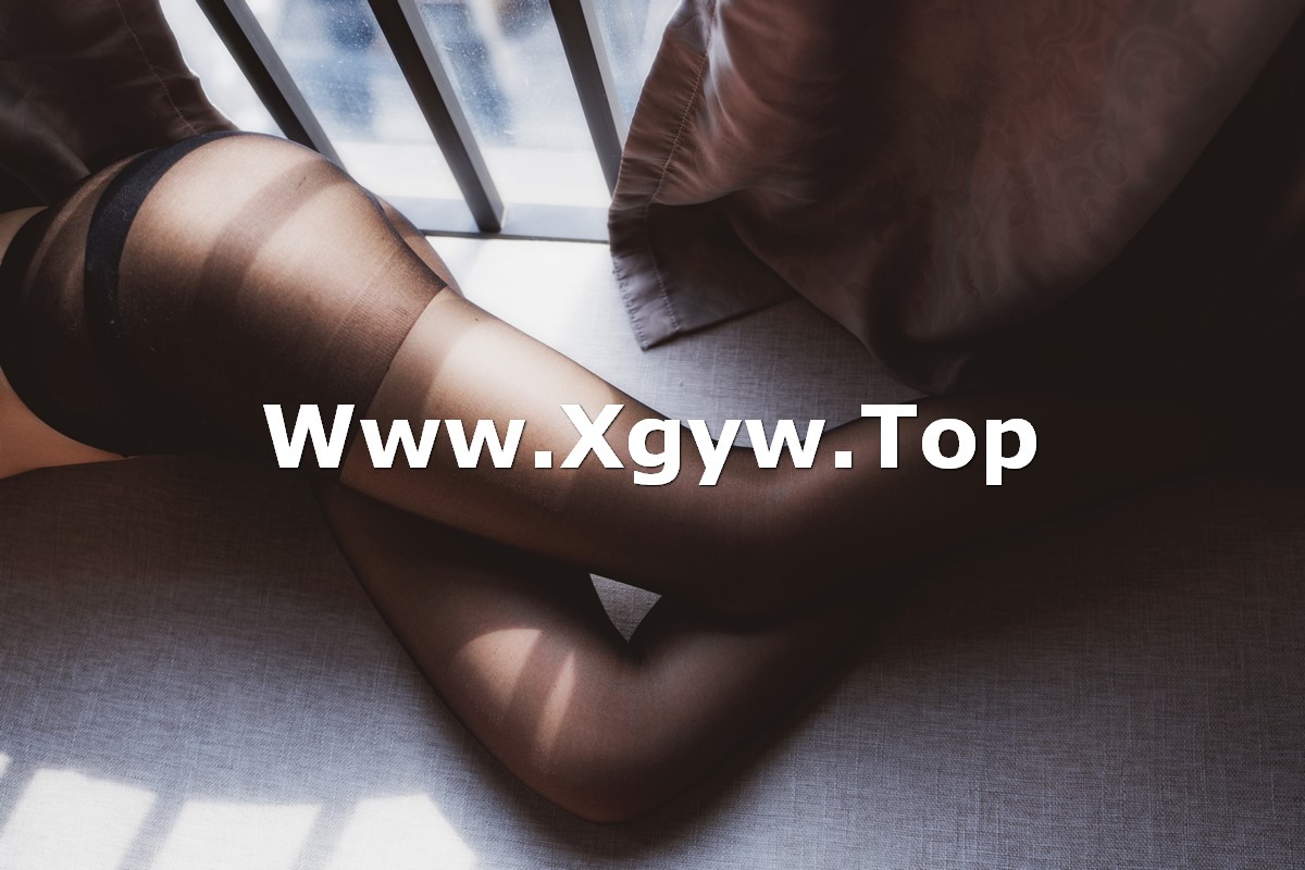xgyw.top_萌系小姐姐木绵绵OwO黑丝私房主题性感黑色内衣配超薄黑丝秀翘臀诱惑写真83P