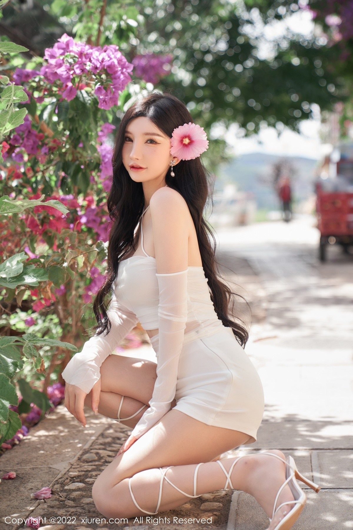 xgyw.top_XiuRen第5271期_女神周于希Sally心愿旅拍户外白色轻透服饰秀完美身材诱惑写真89P