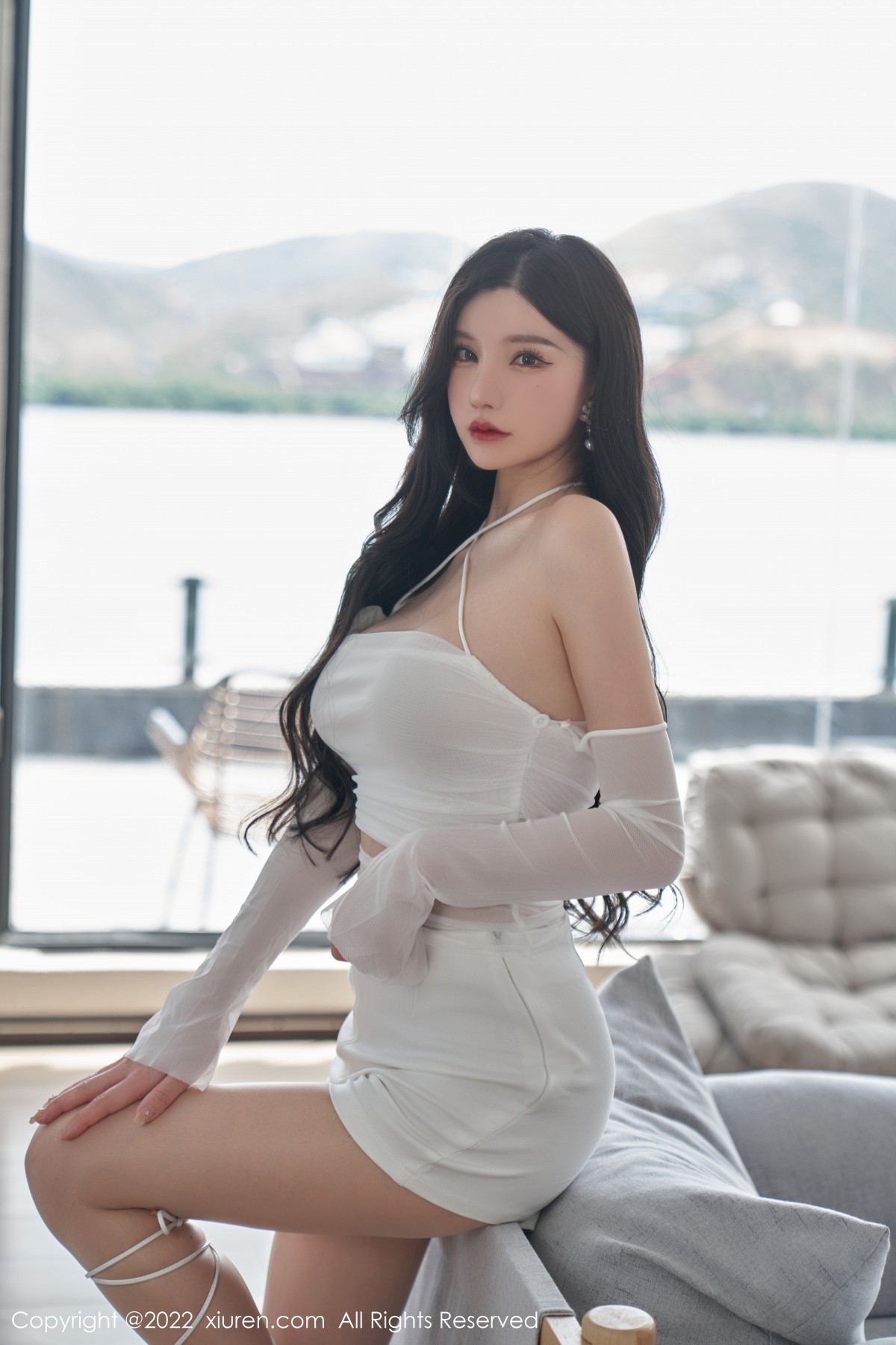 xgyw.top_XiuRen第5271期_女神周于希Sally心愿旅拍户外白色轻透服饰秀完美身材诱惑写真89P
