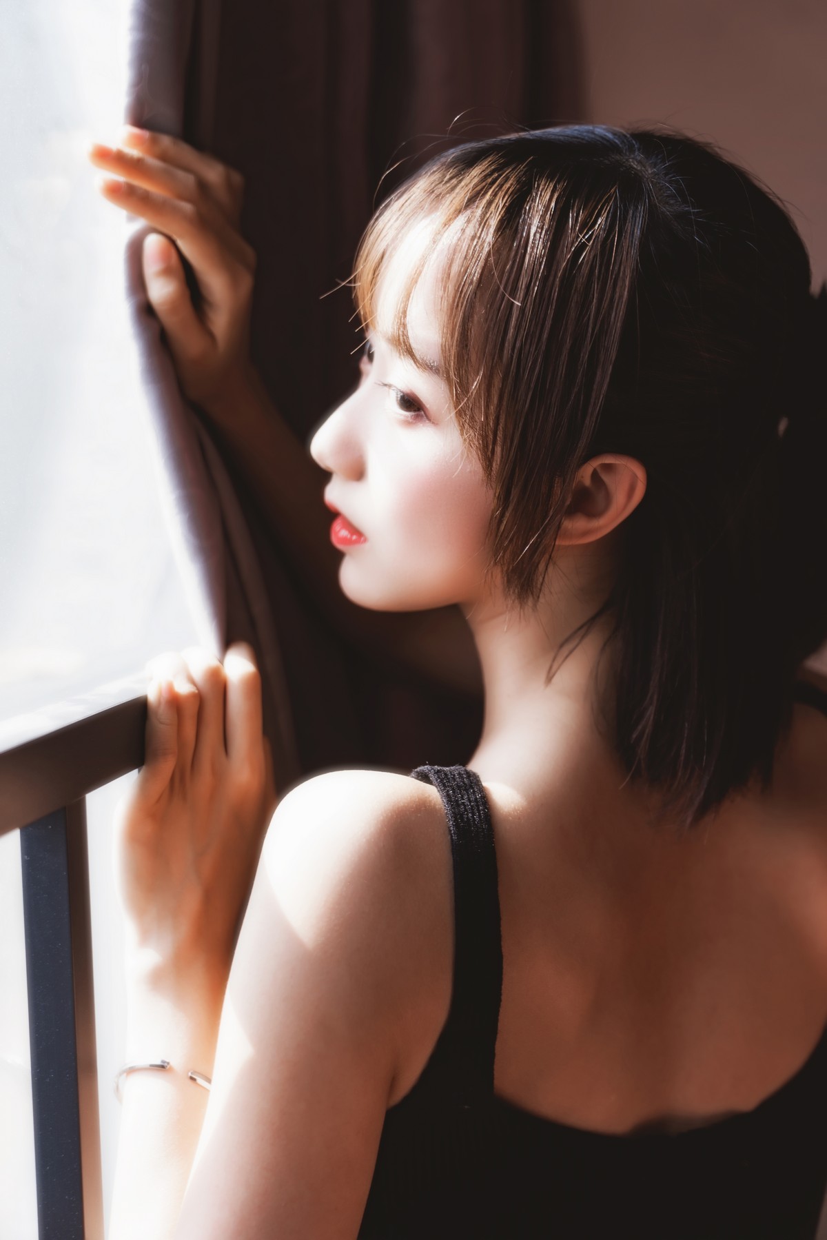 xgyw.top_萌系小姐姐木绵绵OwO黑丝私房主题性感黑色内衣配超薄黑丝秀翘臀诱惑写真83P