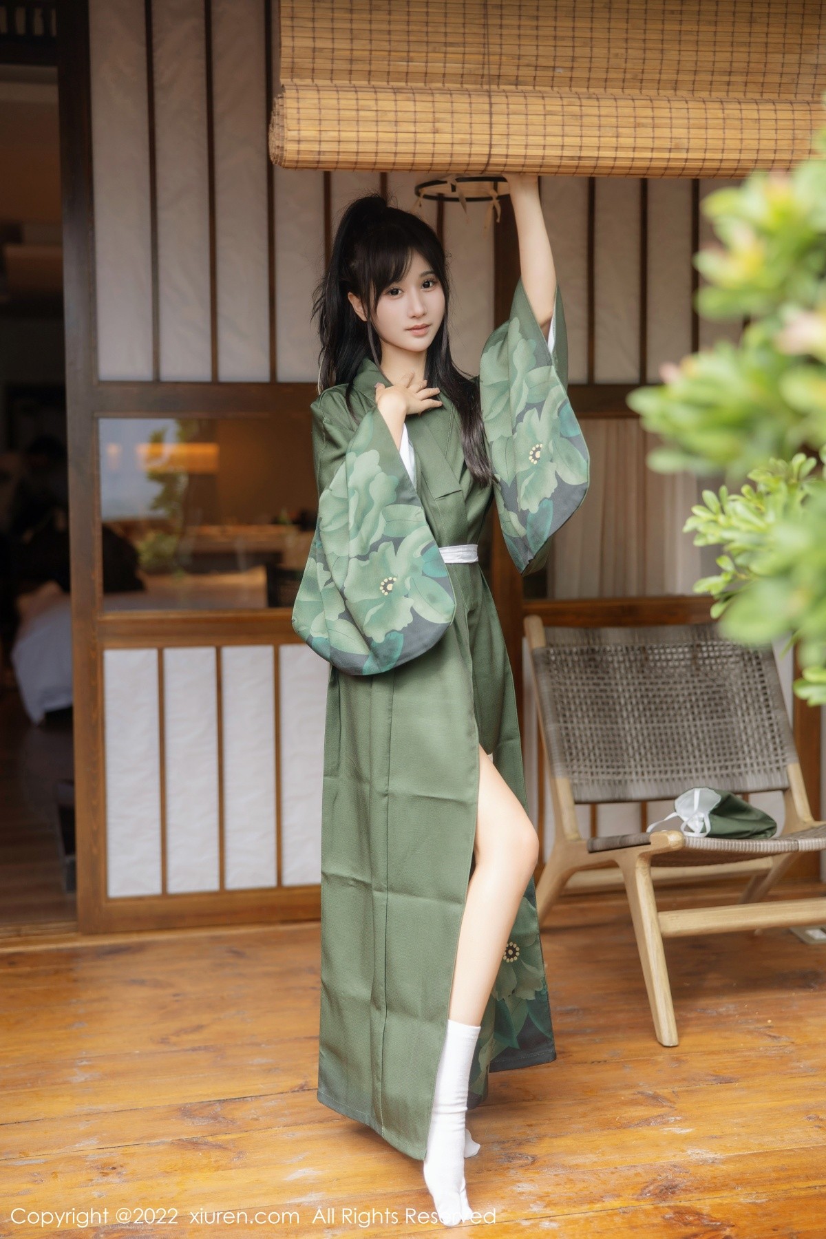 xgyw.top_XiuRen第5256期_女神小果冻儿大理旅拍私房暗绿色真空和服秀完美身材诱惑写真85P