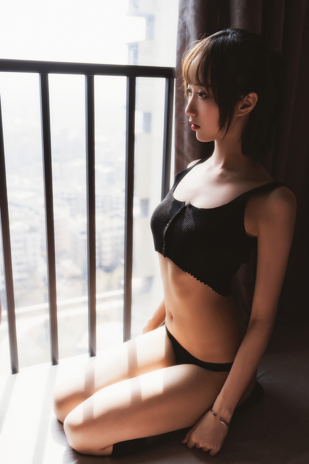xgyw.top_萌系小姐姐木绵绵OwO黑丝私房主题性感黑色内衣配超薄黑丝秀翘臀诱惑写真83P