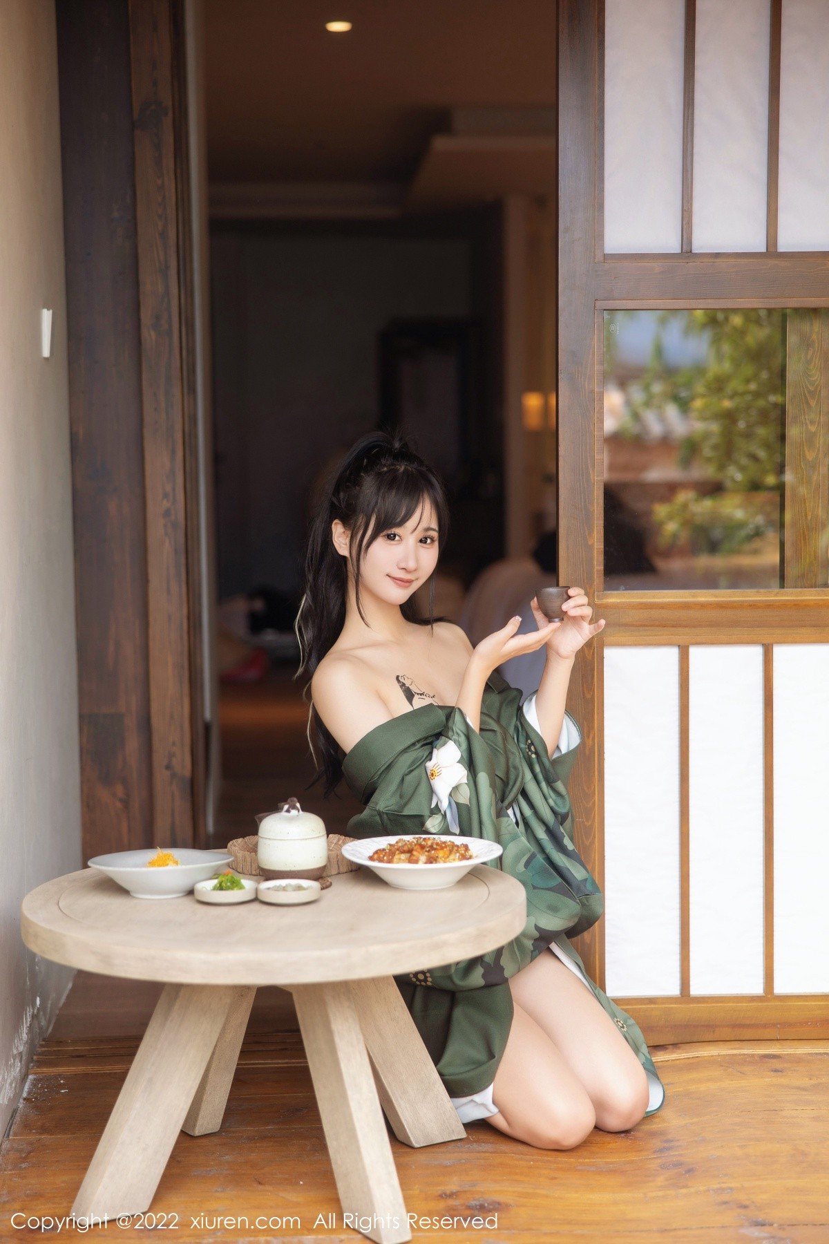 xgyw.top_XiuRen第5256期_女神小果冻儿大理旅拍私房暗绿色真空和服秀完美身材诱惑写真85P