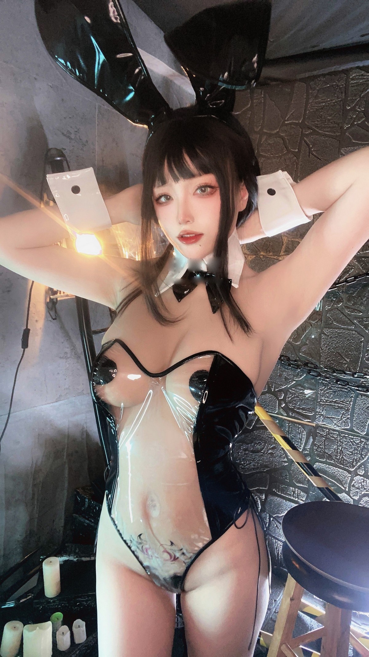 xgyw.top_网络美女起司块透明兔女郎主题私房透明皮质连体衣秀惹火身材极致诱惑写真33P