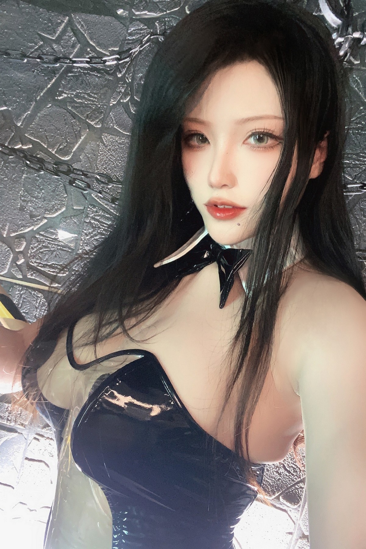 xgyw.top_网络美女起司块透明兔女郎主题私房透明皮质连体衣秀惹火身材极致诱惑写真33P