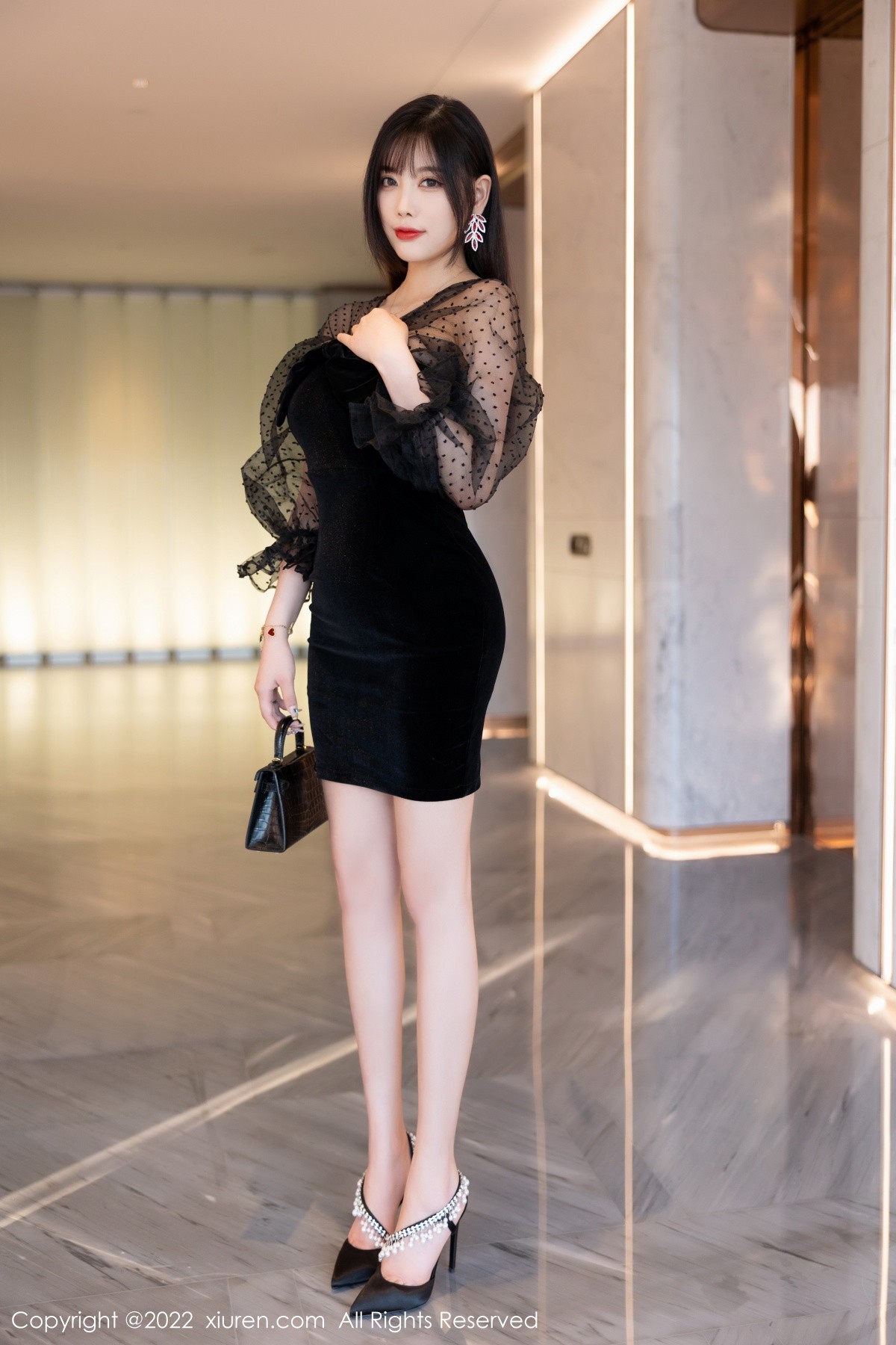 xgyw.top_XiuRen第5264期_女神杨晨晨Yome脱黑色轻透连衣裙露红色蕾丝内衣惹火诱惑写真84P