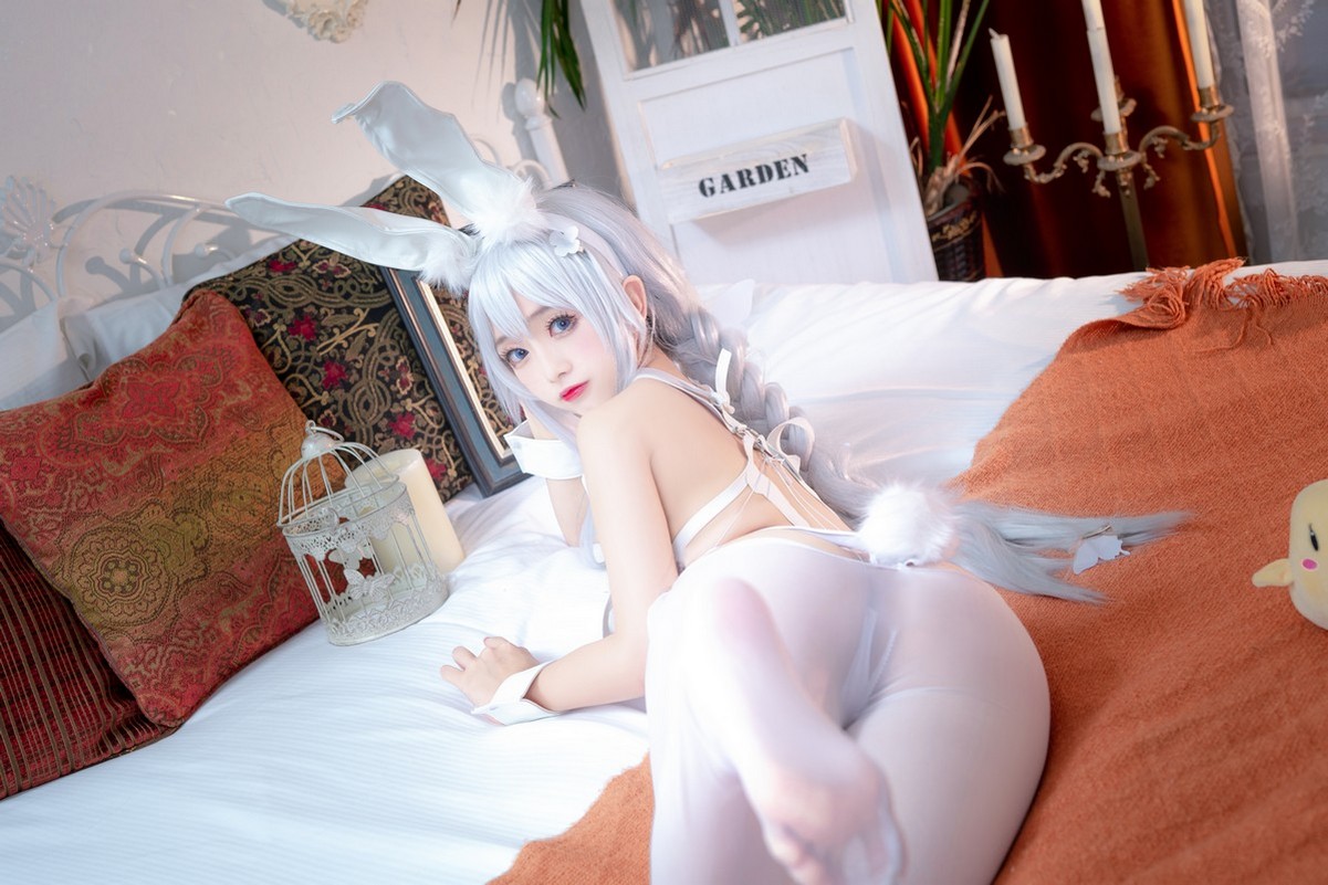 xgyw.top_Cosplay美女日奈娇恶毒主题私房性感白色破烂连体衣配白丝袜秀完美身材诱惑写真66P