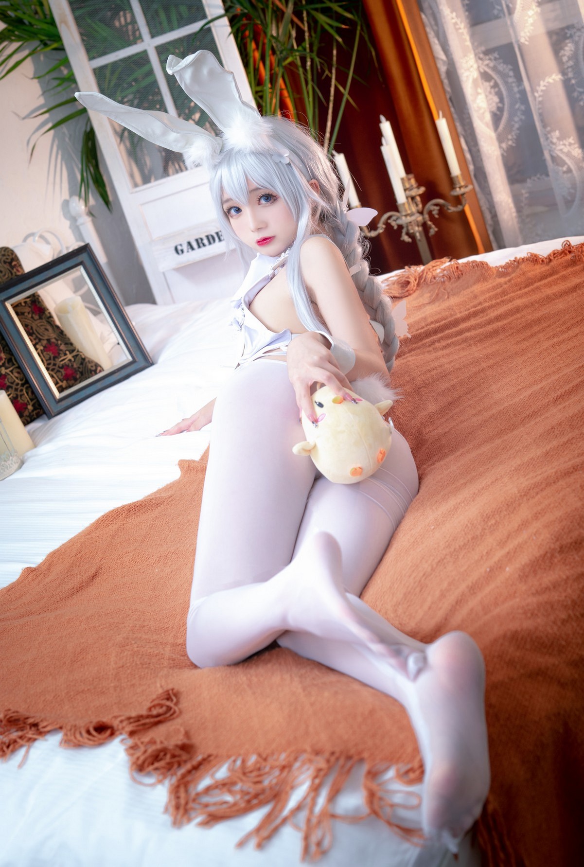 xgyw.top_Cosplay美女日奈娇恶毒主题私房性感白色破烂连体衣配白丝袜秀完美身材诱惑写真66P